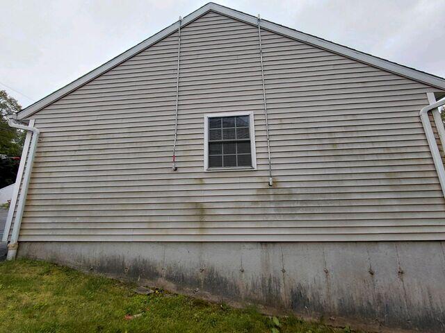 Vinyl Siding before cleaning