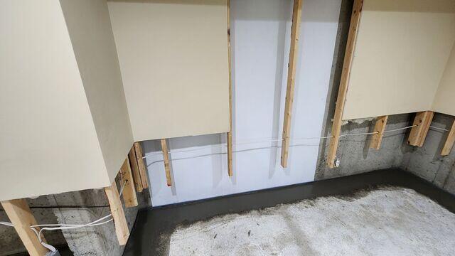Leaky Basement Wall Crack in Blanchester, OH