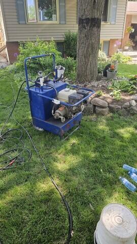 Gas Hydraulic pump.