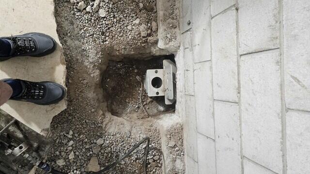 Pier bracket.