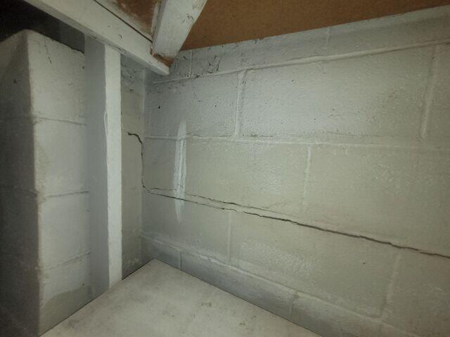 Wall Cracks