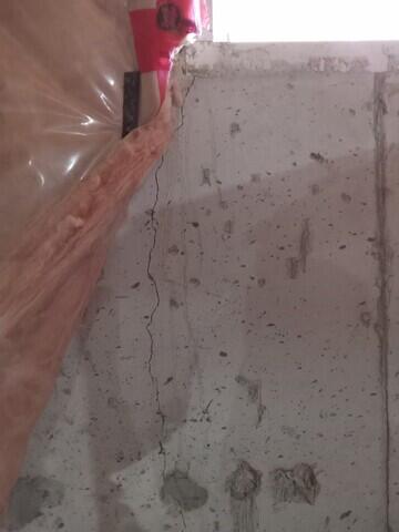 Small Shrinkage crack