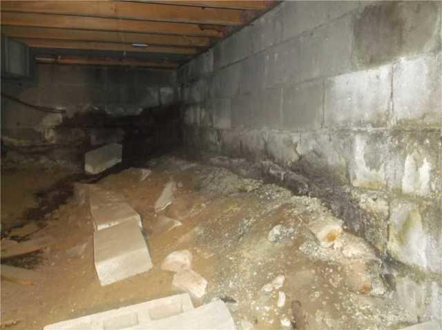 Water Damaged Crawl Space in Alma, MI