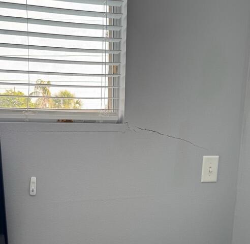 Window Frame Wall Cracks