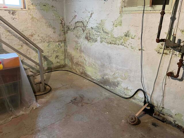 Signs Of Water Seepage