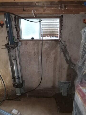 Pier bracket and drive stand