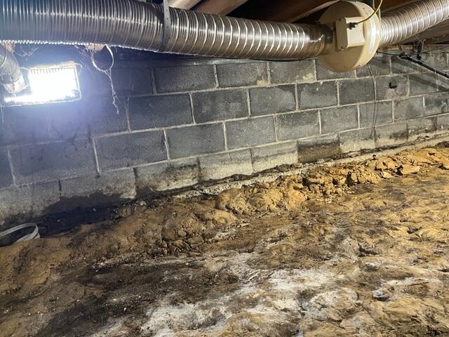 Vented, Muddy and Moldy Crawl Space