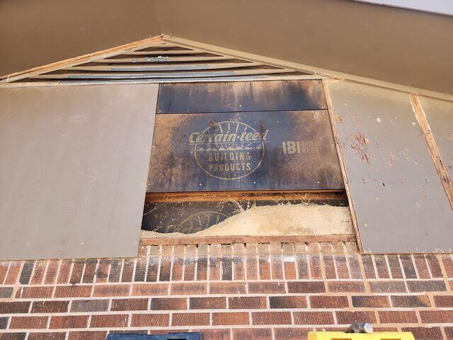 Removing the panels of gable.