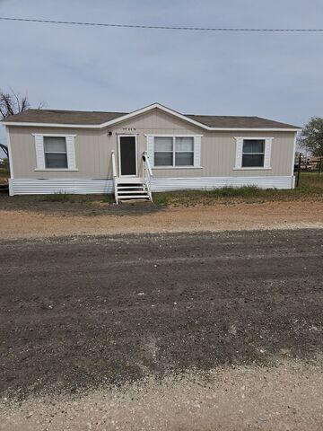 Mobile Home in need of a new roof.