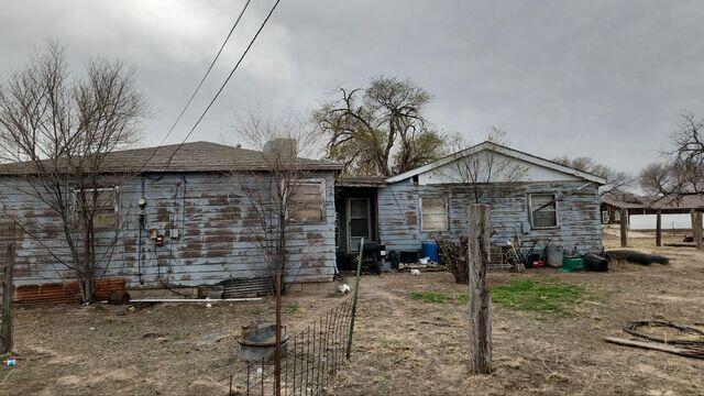 Home in need of a new roof.