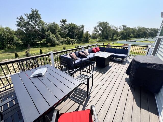 Spacious Trex Deck for Outdoor Entertaining