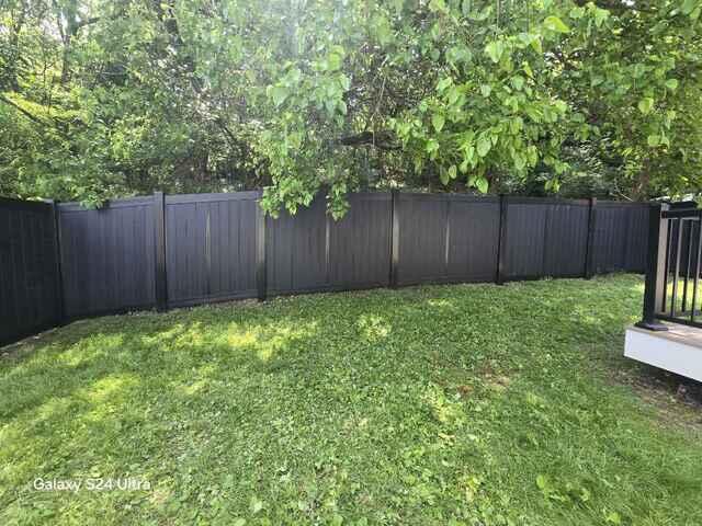 6' Privacy Black Fence Vinyl Fence / Black 36" Aluminum Railing.