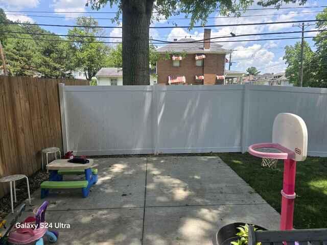6' Acadia Privacy White Vinyl Fence