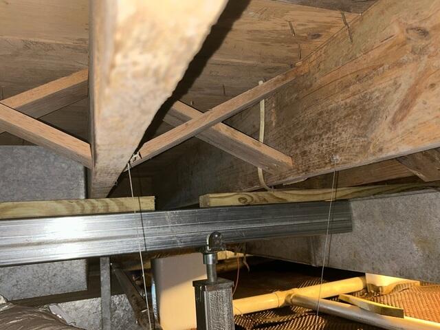 SmartJack Crawl Space Stabilizer