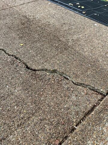 Deep Concrete Crack