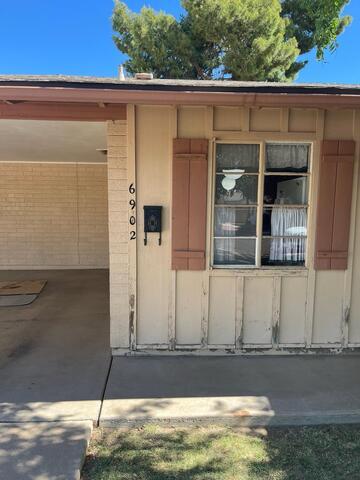 Flaking paint reveals rusting stemwall - south side run