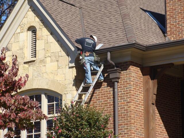 Fitting in the gutter glove guards