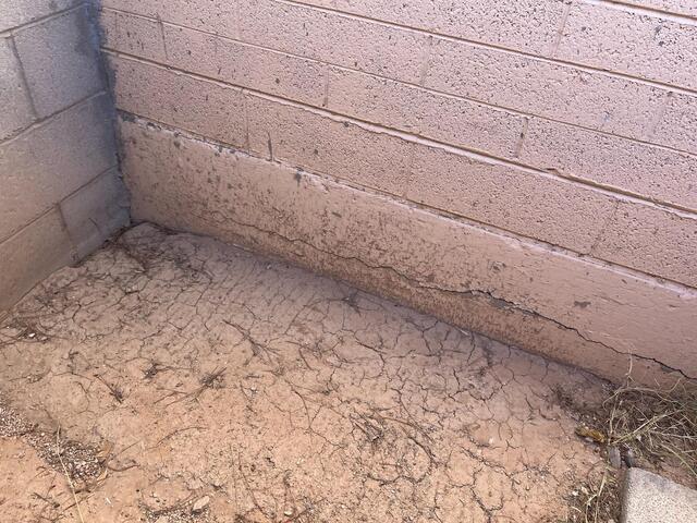 Inside corner - clay soil movement - stem wall foundation
