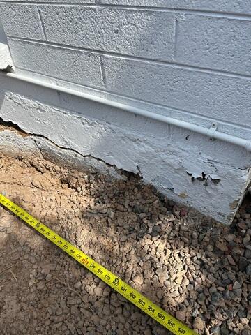 Horizontal Crack on a Stem Wall