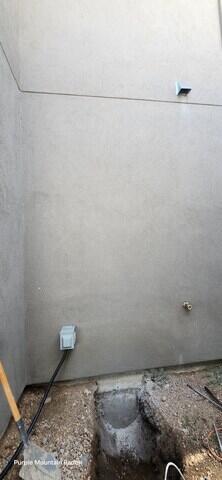 Hole