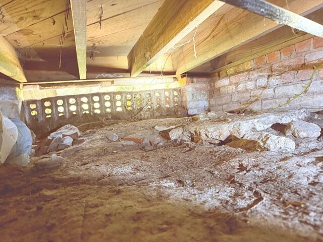 Crawl Space with Signs of Settlement and Debris - Jacksonville, FL