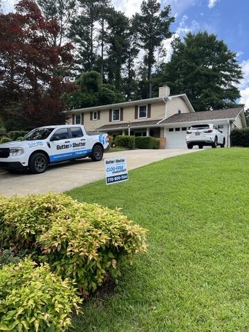Our sales team arrives to provide a FREE estimate
