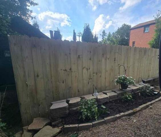 6' Privacy Natural Pressure Treated Wood Fence/ (1) 4' gat