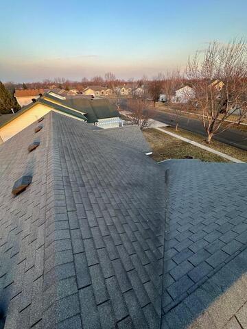 Damages Roof needs replacement