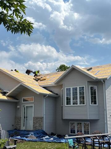 Appling the weather-resistant tape