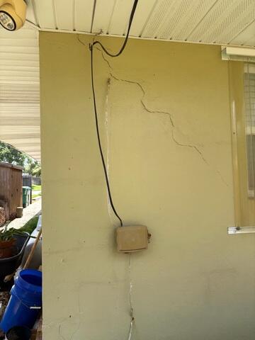 Exterior Wall Cracks