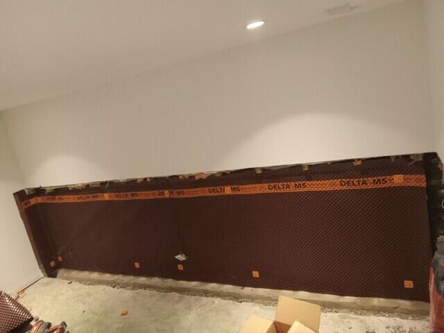 Drainage membrane is installed