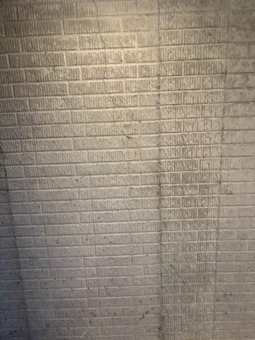 Multiple Vertical Cracks