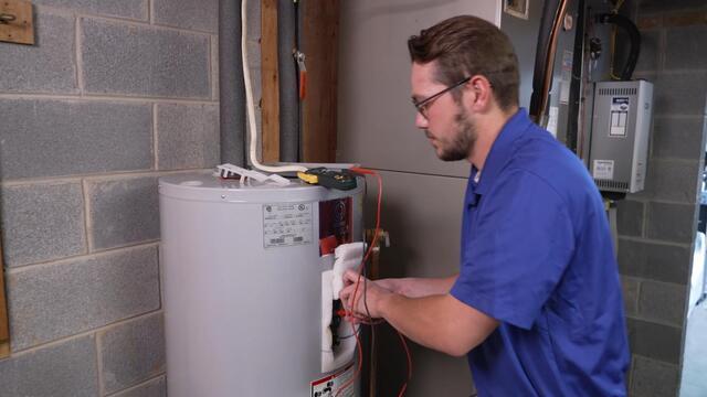 JR Snider Technician at Work