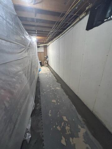 Basement Hallway (Room2)