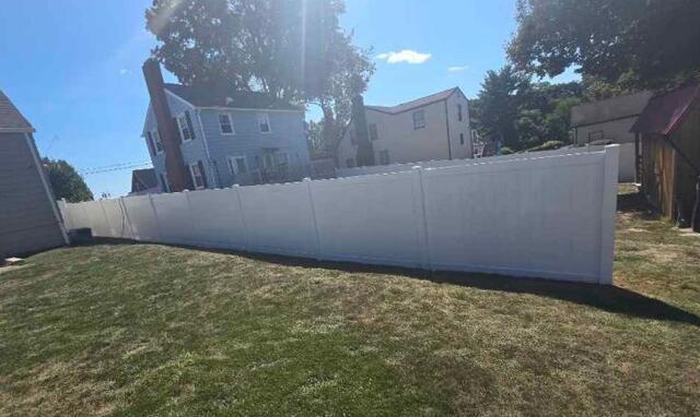 6' Acadia Privacy White Vinyl Fence.