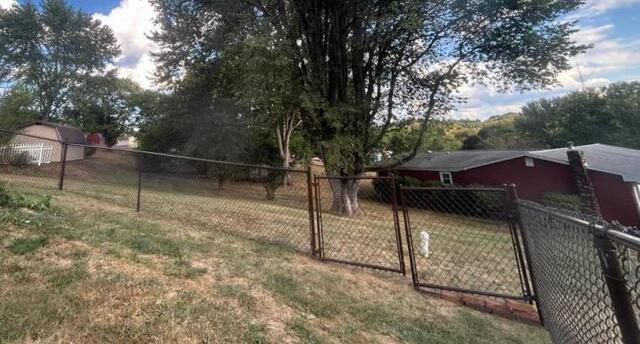 4' High Brown Chain Link Fence.