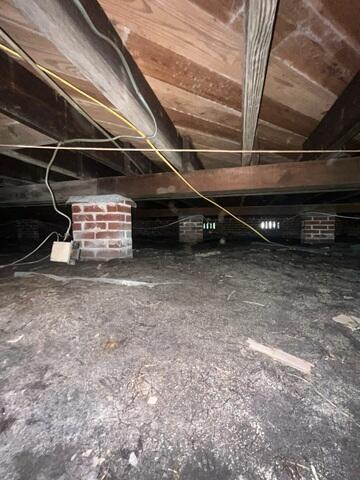 Jacksonville, FL - Crawl Space Before Waterproofing