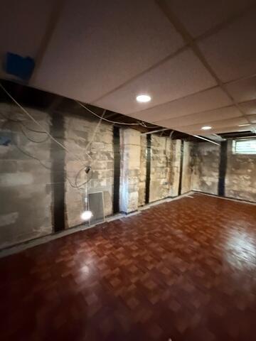 Wall Straps