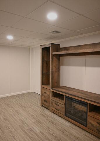 Entertainment center