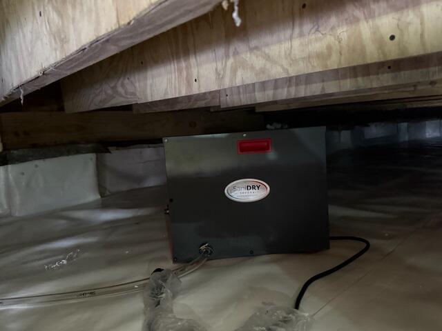 Crawl Space Humidity Control - Jacksonville, FL