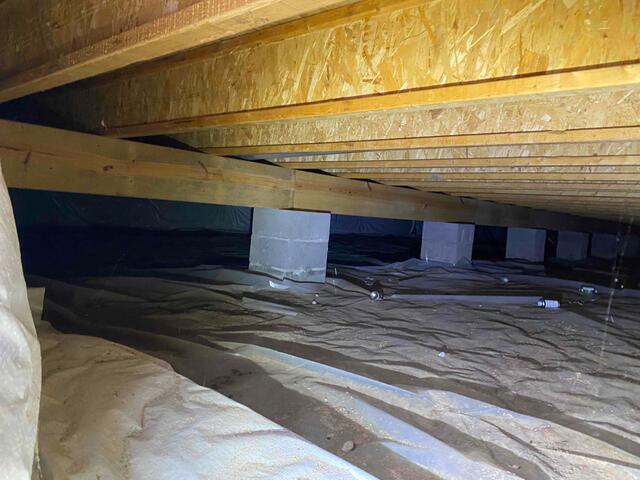 Musty Crawl Space in Wilmington, OH