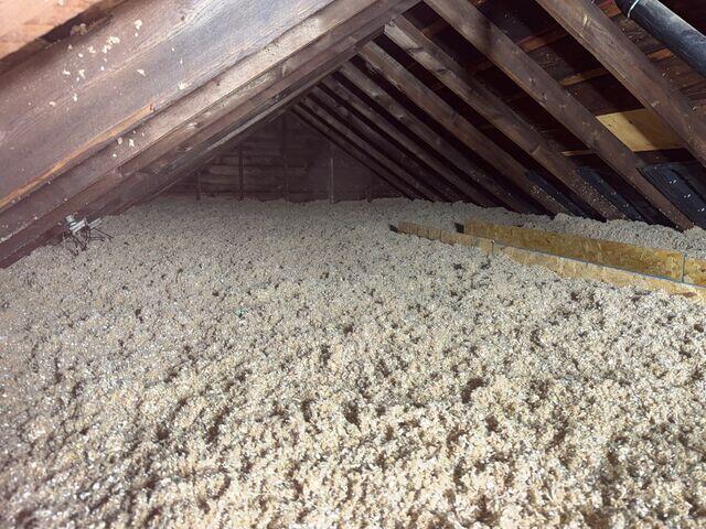 Blown-in insulation