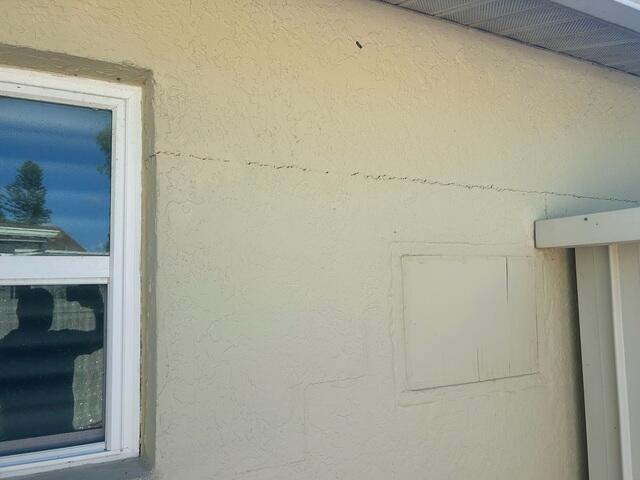 Exterior Wall Cracks