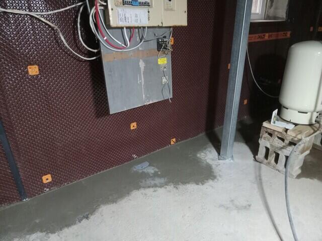 Concrete floor with inpection ports