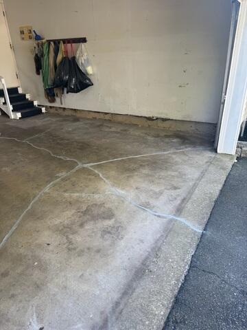 Garage lifting and sealing