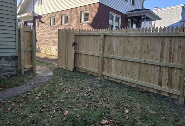 6' Privacy Natural Pressure Treated Wood/ (1) 4' gate with Wood / Wood Privacy pickets to be gothic top
