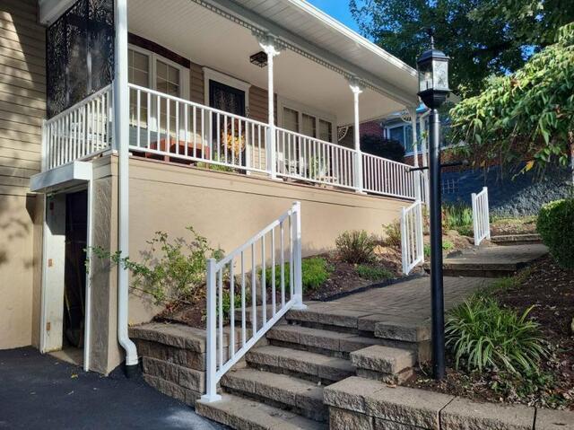 Gloss White 36" Tuscany C-10 Aluminum Railing.