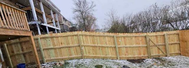 6' Privacy Natural Pressure Treated Wood Fence/ (1) 4' Gate