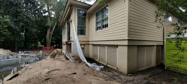 Open Air Latus Barrier Wall