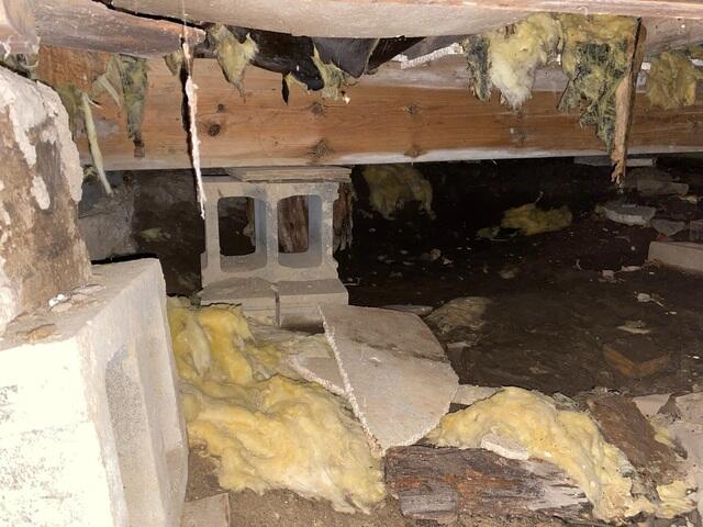 Failing Floor Supports and Deteriorated Insulation in Crawl Space